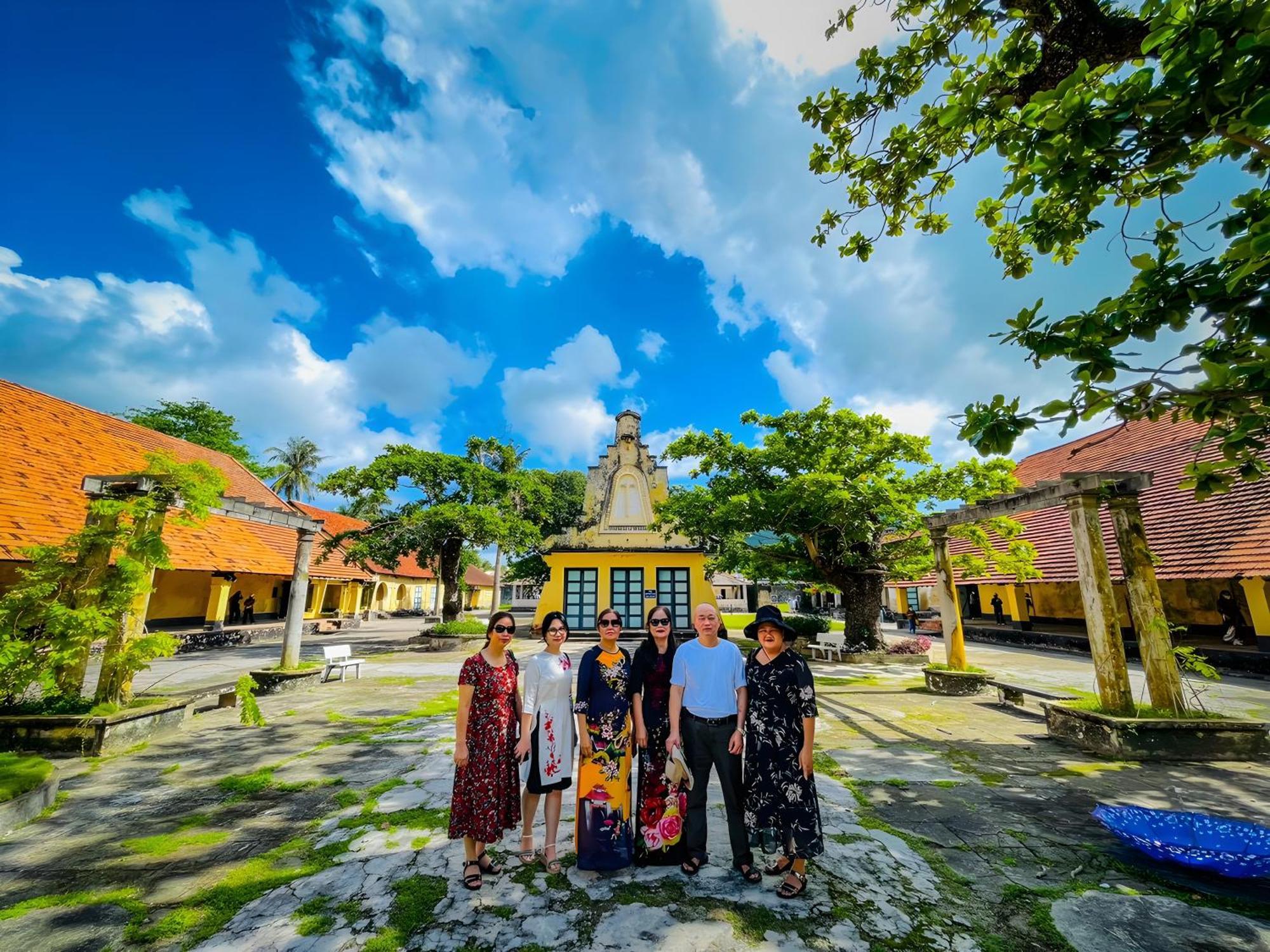 Duy Canh Homestay Chi Khu Co Ong Zewnętrze zdjęcie