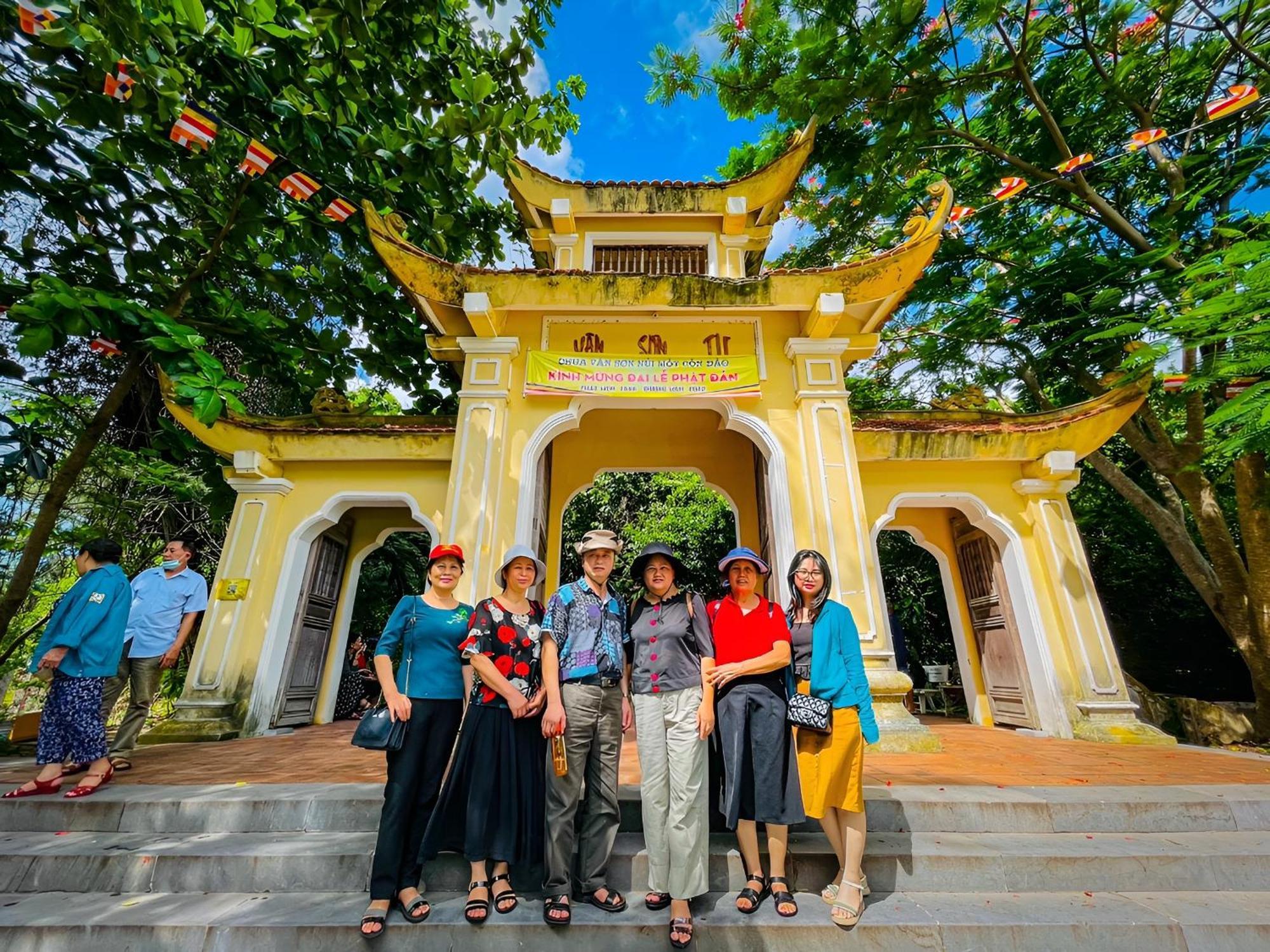 Duy Canh Homestay Chi Khu Co Ong Zewnętrze zdjęcie